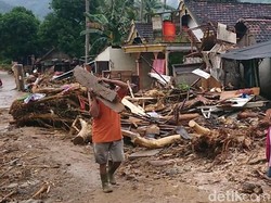 5 Rumah Warga Trenggalek Ambruk Diterjang Banjir Bandang, 50 Lain Rusak