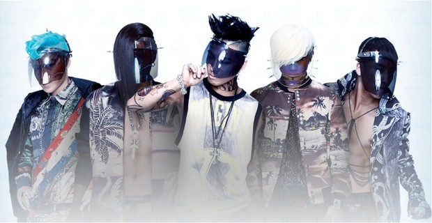 Kostum BIGBANG dalam lagu Fantastic Baby