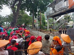 Ribuan Buruh Gelar Demo, Sederet Jalan di Istana Ditutup!