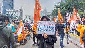 Penampakan Ribuan Buruh Geruduk Istana Presiden
