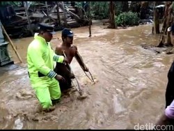 Banjir Luapan Sungai Kembali Terjang Trenggalek, Warga Bantaran Dievakuasi