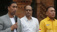 FIFA dan AFC bergerak cepat untuk menuntaskan seluruh informasi terkait tranformasi sepakbola di Indonesia. Untuk itu, mereka pun memastikannya dengan datang ke Indonesia. Hal itu disampaikan Niko Nhouvannasak, yang merupakan FIFA Development Project Coordinator, dalam jumpa pers di kawasan Senayan, Rabu (12/10/2022).