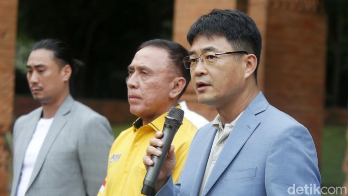 FIFA dan AFC bergerak cepat untuk menuntaskan seluruh informasi terkait tranformasi sepakbola di Indonesia. Untuk itu, mereka pun memastikannya dengan datang ke Indonesia.