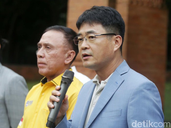 FIFA dan AFC bergerak cepat untuk menuntaskan seluruh informasi terkait tranformasi sepakbola di Indonesia. Untuk itu, mereka pun memastikannya dengan datang ke Indonesia.