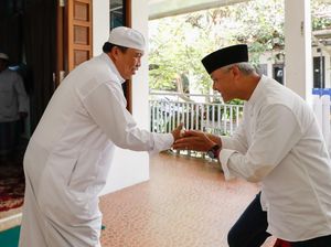 Ganjar Pranowo Sowan ke Rumah Ulama di Banjarmasin