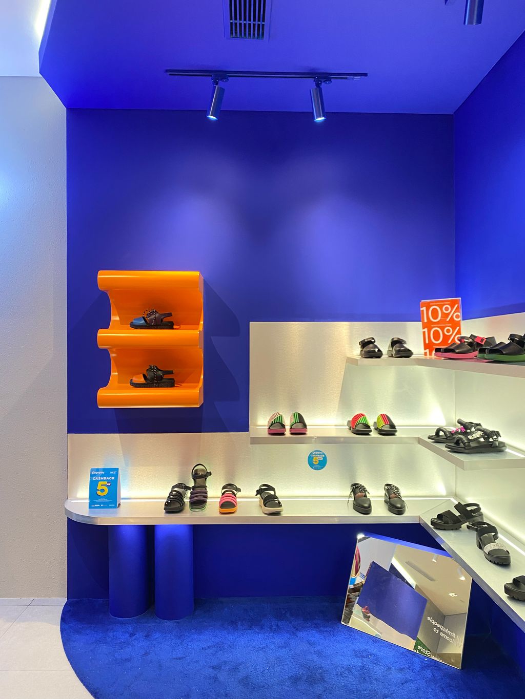 Gerai MKS di Pondok Indah Mall