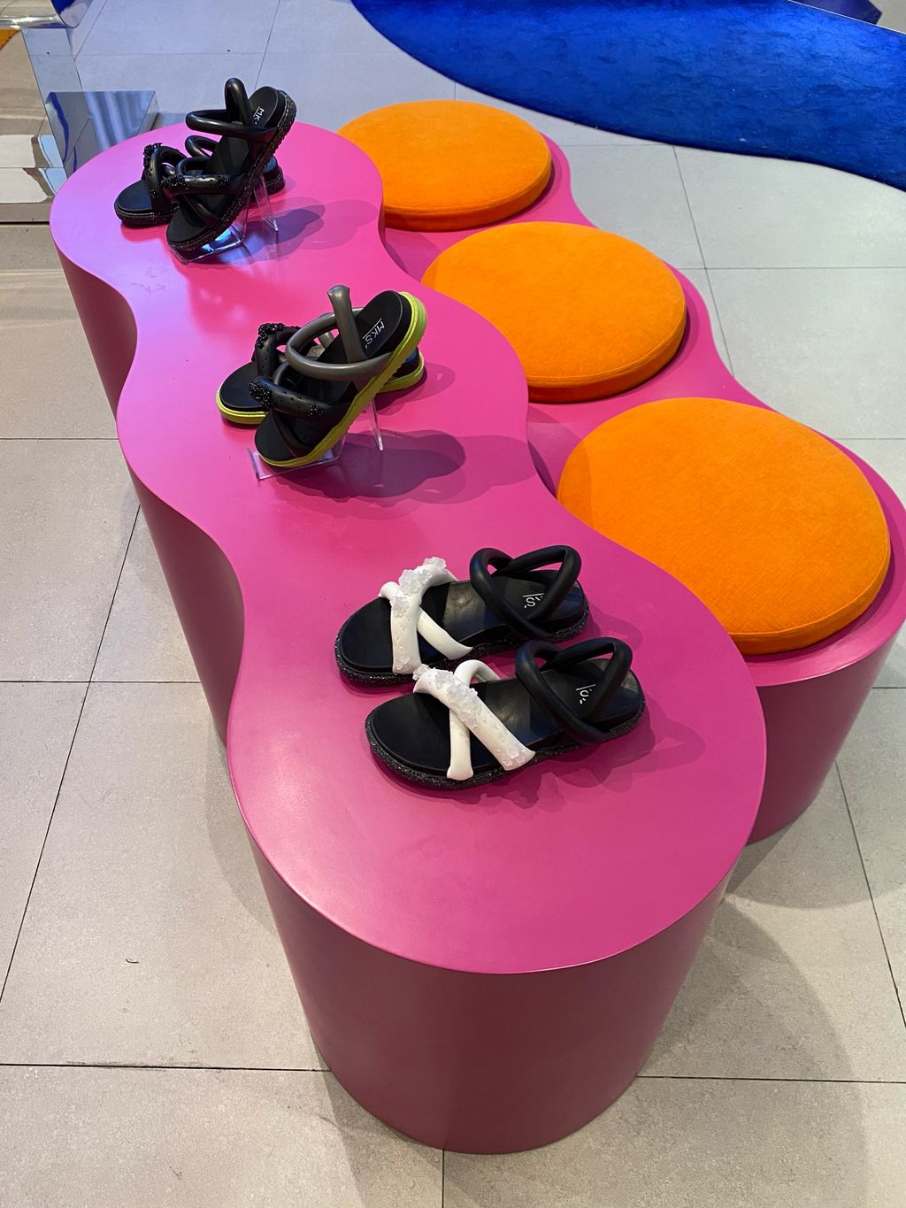 Gerai MKS di Pondok Indah Mall