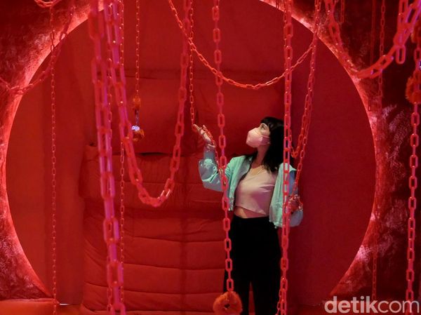 Jangan Piktor! Khusus 18+ Ini Instalasi Edukasi Seks, Gratis Lho