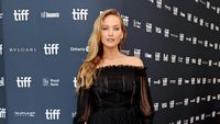 7 Pesona Jennifer Lawrence di Karpet Merah Setelah Jadi Ibu