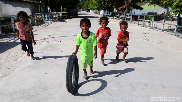 Kebahagiaan Anak-anak Pulau Terluar Tanpa Gadget