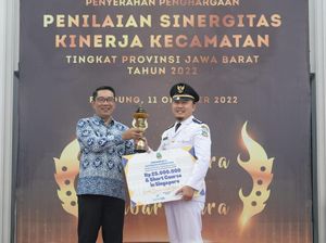 Camat Selaawi Dapat Penghargaan Belajar ke Singapura dari Ridwan Kamil