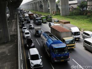 Titik Kemacetan Pemudik di Tol Cikampek Pagi Ini
