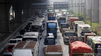 Kerap Bikin Macet, Kenapa Perbaikan Jalan Tol Nggak Selesai-selesai?