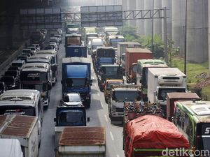 Libur Panjang Usai, Lalin Tol Arah Jakarta Padat Pagi Ini