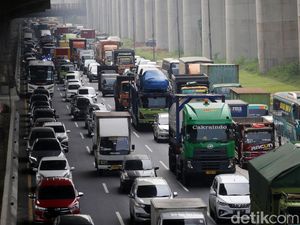 Awas Macet! Ada Pekerjaan Jalan di 6 Titik Tol Cikampek Awas Macet! Ada Pekerjaan Jalan di 6 Titik Tol Cikampek