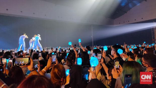 Konser TXT, Tomorrow by Together World Tour 'Act: Love Sick' Konser TXT, Tomorrow by Together World Tour 'Act: Love Sick' digelar di ICE BSD, Banten, Rabu (12/10).