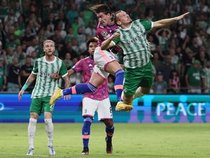 Juventus Tertinggal 0-2 dari Maccabi, Di Maria Cedera