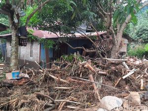 5 Dusun di Mamuju Terisolir gegara Longsor, Jaringan Listrik Terputus