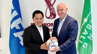 Erick Thohir bukan sosok yang gagap sepakbola. Pria kelahiran Gunung Sugih, Lampung, 30 Mei 1970 itu kini sedang menjabat sebagai Menteri BUMN. Namun, ia punya pengalaman banyak di bidang olahraga. (Dok. PSSI)  