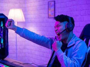 Cuma Nonton Game Show Bisa Dapet Motor dan Gadget Baru, Ini Caranya