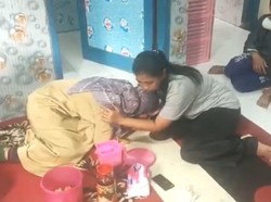 7 Fakta Penjual Dawet Kanjuruhan Kader PSI Bersimpuh dan Menangis Minta Maaf