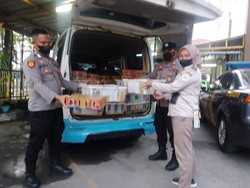 Tanpa Dokumen, Paket 570 Burung dari Lampung Diamankan di Merak