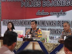 Pak Bhabin Bojonegoro Dilatih Public Speaking Jelang Pilkades Serentak
