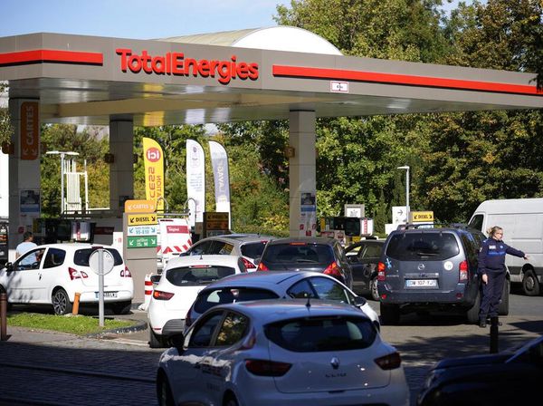 Prancis Krisis BBM, Antrean Padat di SPBU Jadi Pemandangan Biasa