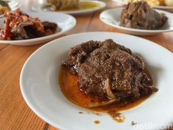 5 Tempat Makan Siang di Jakarta Pusat Dekat Kawasan Perkantoran