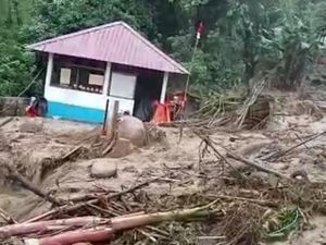 14 Rumah Rusak-Gedung PAUD Roboh akibat Banjir Bandang di Enrekang