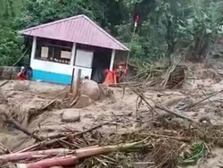 14 Rumah Rusak-Gedung PAUD Roboh akibat Banjir Bandang di Enrekang
