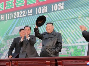 Kim Jong Un Bangun Rumah buat Pekerja, Nggak Pakai Potong Gaji Kim Jong Un Bangun Rumah buat Pekerja, Nggak Pakai Potong Gaji