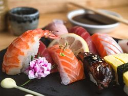 5 Restoran Sushi di Bali Ini Tawarkan Sushi Rp 20 Ribu Sepiring 5 Restoran Sushi di Bali Ini Tawarkan Sushi Rp 20 Ribu Sepiring