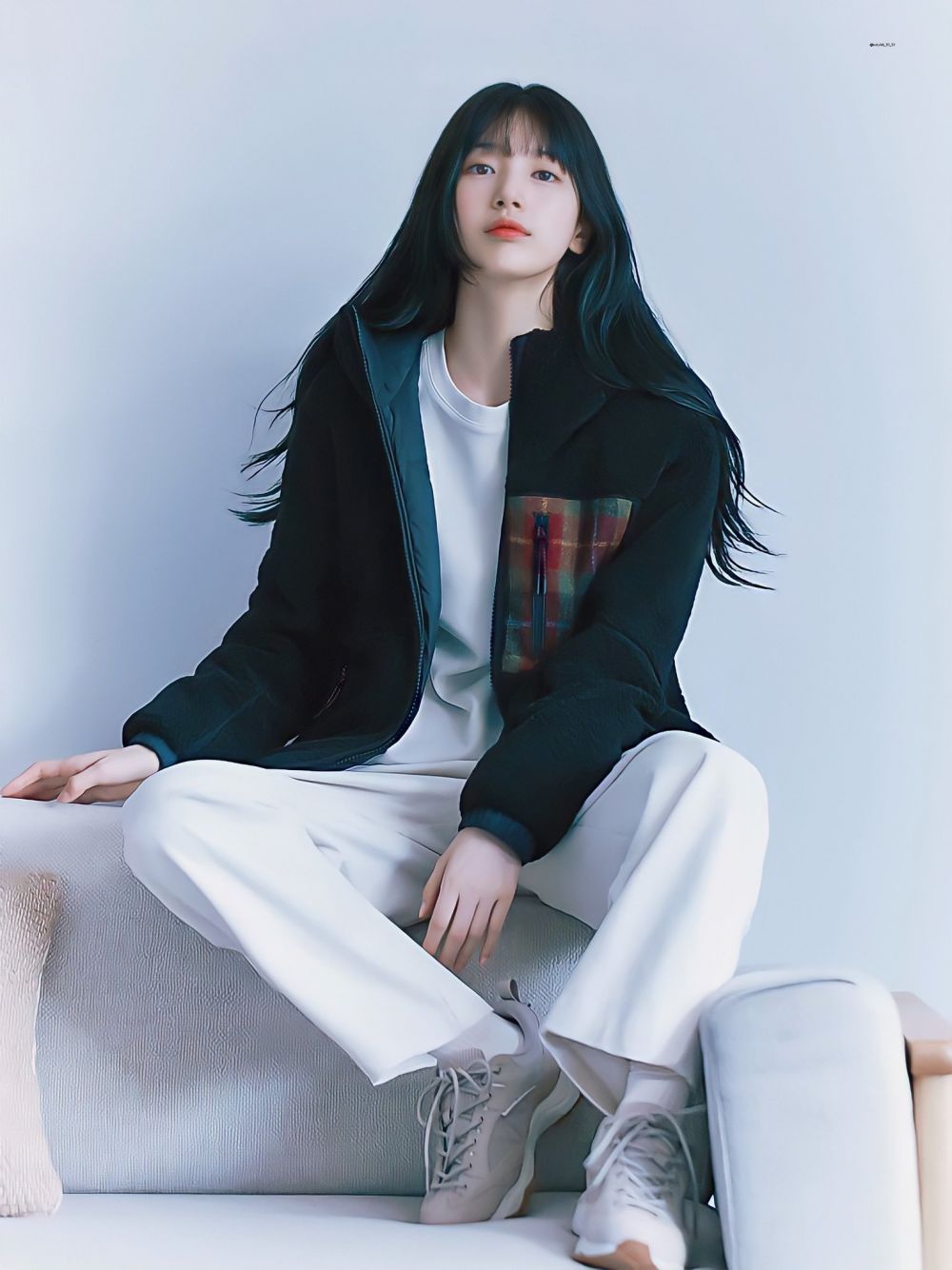 Suzy dengan potongan rambut hime