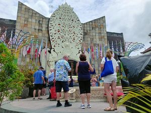 2 Dekade Bom Bali I, Keluarga Korban Datangi Monumen Ground Zero 2 Dekade Bom Bali I, Keluarga Korban Datangi Monumen Ground Zero
