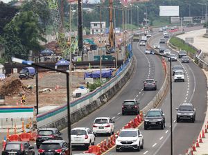 Tol Pondok Aren-Serpong Ditinggikan Biar Nggak Banjir Lagi Tol Pondok Aren-Serpong Ditinggikan Biar Nggak Banjir Lagi
