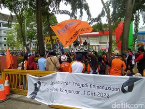 Unjuk Rasa Buruh di Batam, Tuntut UMK 2023 Naik 13 persen