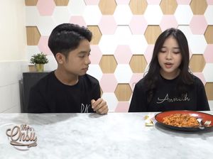 Kompaknya Anneth Delliecia Saat Masak dan Makan Bareng Betrand Peto Kompaknya Anneth Delliecia Saat Masak dan Makan Bareng Betrand Peto