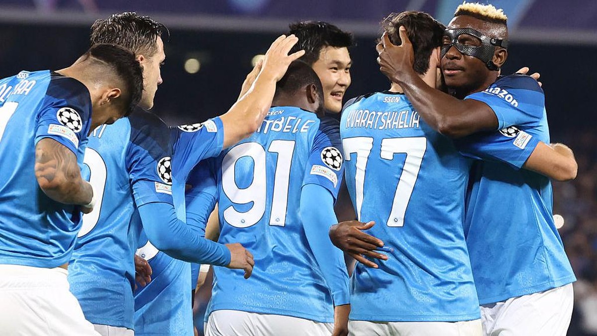 Napoli pecahkan rekor usai masih sempurna di fase grup Liga Champions (Foto: Getty Images/MB Media)