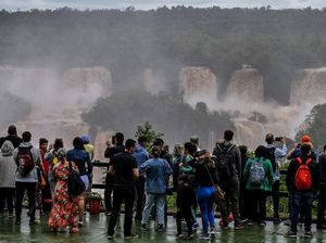 Bagai Air Bah, Ini Air Terjun Tenggorokan Iblis Bagai Air Bah, Ini Air Terjun Tenggorokan Iblis