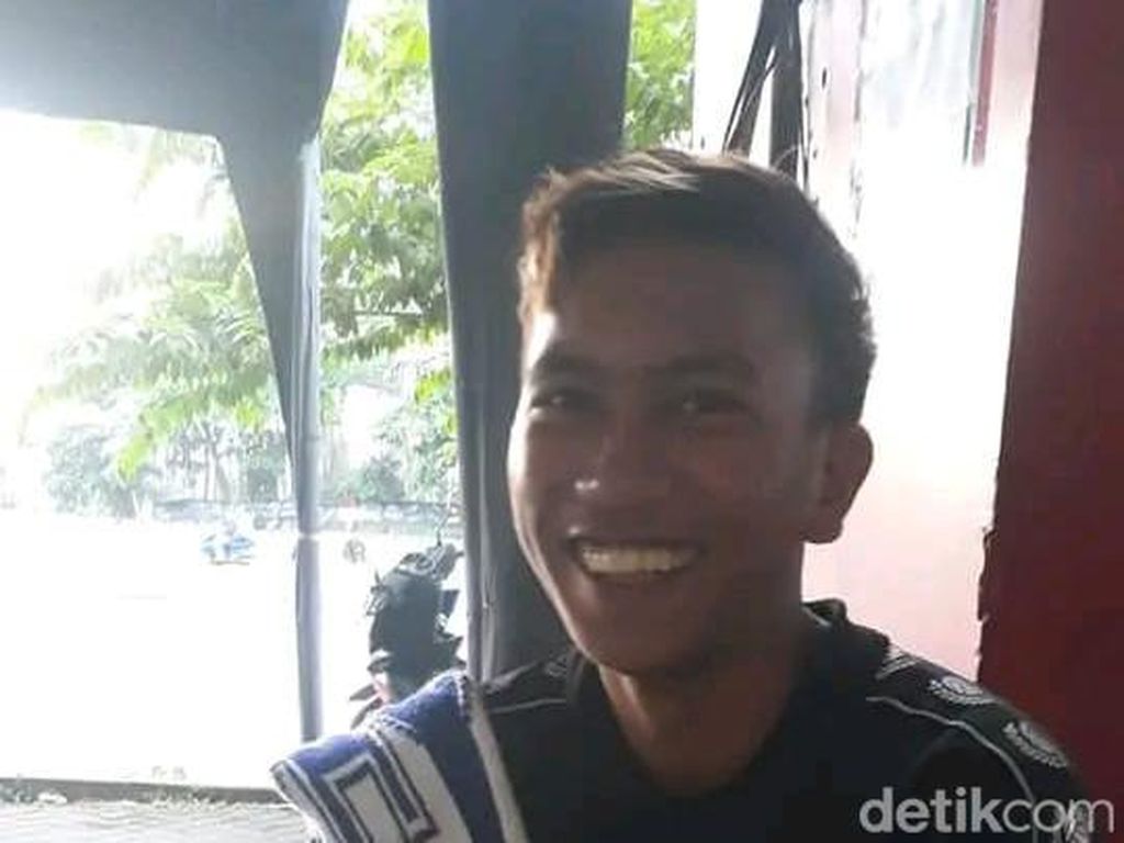 Kisah Suporter Probolinggo Kehilangan 3 Teman di Kanjuruhan Ternyata Prank Kisah Suporter Probolinggo Kehilangan 3 Teman di Kanjuruhan Ternyata Prank