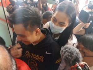 Tiba di Polres Jaksel, Baim Wong-Paula Kembali Diperiksa soal Prank KDRT Tiba di Polres Jaksel, Baim Wong-Paula Kembali Diperiksa soal Prank KDRT