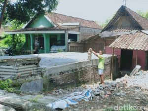 Curhat Pria Ngawi Bengkelnya Hancur Ditabrak Truk, Bingung Minta Ganti Rugi Curhat Pria Ngawi Bengkelnya Hancur Ditabrak Truk, Bingung Minta Ganti Rugi