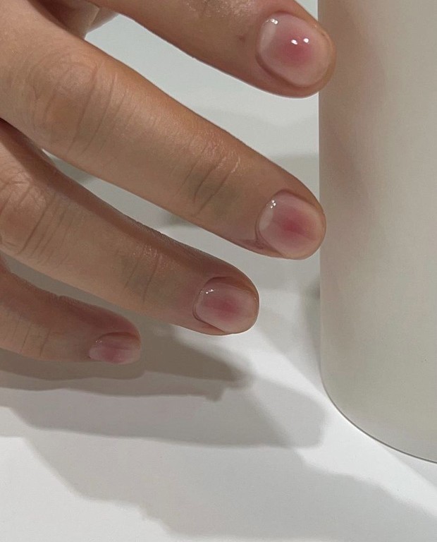 Foto: pinterest.com/ash Hasil akhir blush nails/