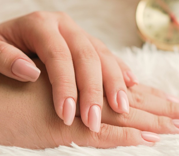 Foto: unsplash.com/Chelsoon Tamares Base kuku natural/