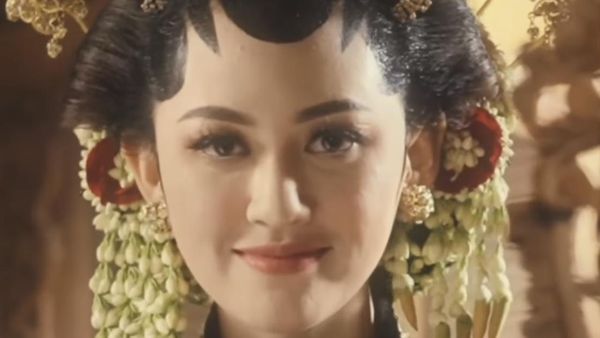 8 Foto Happy Asmara Jadi Pengantin, Bikin Heboh Pamer Fitting Baju Nikah