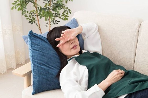 ilustrasi seseorang yang menjadi tidak realistis ketika keadaan psikologisnya sedang tidak baik-baik saja