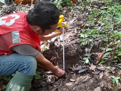 Longsor Ancam Jalur KA dan Jalan Raya Jember-Banyuwangi