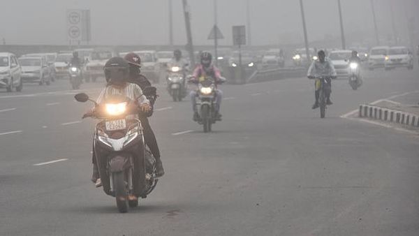 Kabut Asap Selimuti Daratan India, Jarak Pandang Terbatas