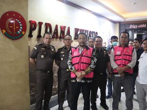 Berkas Korupsi Honorarium Satpol PP Makassar Rp 3,5 M Diserahkan ke Pengadilan Berkas Korupsi Honorarium Satpol PP Makassar Rp 3,5 M Diserahkan ke Pengadilan